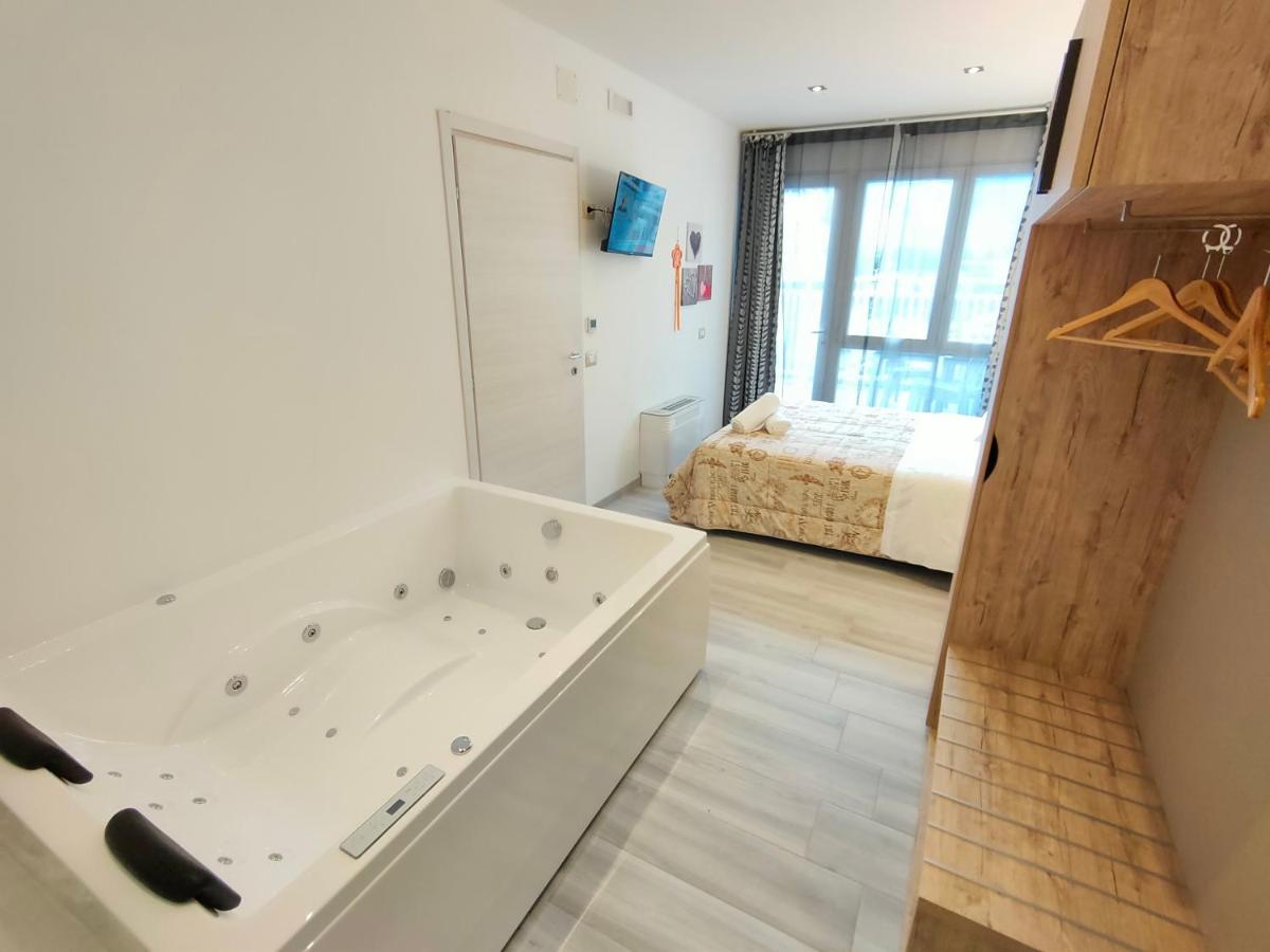 Residence Cristine Riva del Garda Ngoại thất bức ảnh