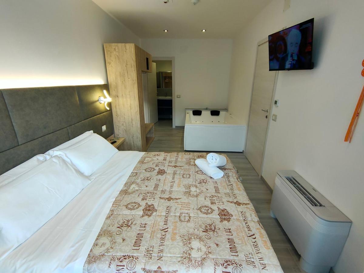 Residence Cristine Riva del Garda Ngoại thất bức ảnh
